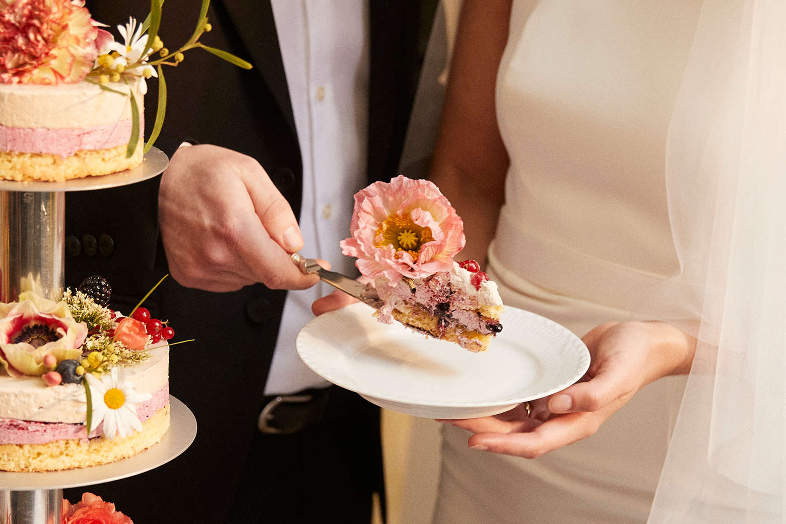 Cutting of the wedding cake